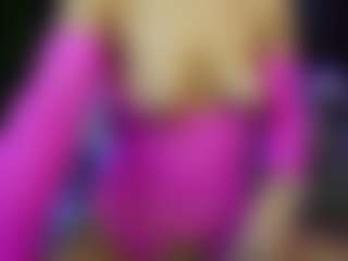 Live cam show with CarolinaPetra - Girly on Camsoda