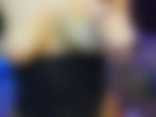 Spettacolo in cam dal vivo con CarolinaPetra - Camel Toe su Camsoda