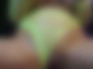 Live cam show with CarolinaPetra - Bedroom on Camsoda