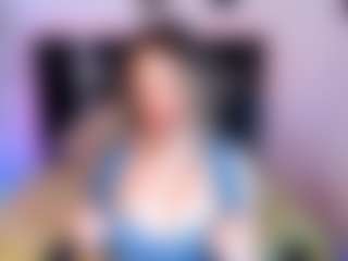 Live cam show with TiffanyHoustton - Brown Hair Petite on Camsoda