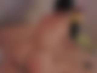 Live cam show with Evaa - Dress on CamSextacy