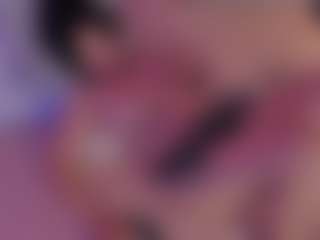 Live cam show with Evaa - Naked on SquirtSoMuch