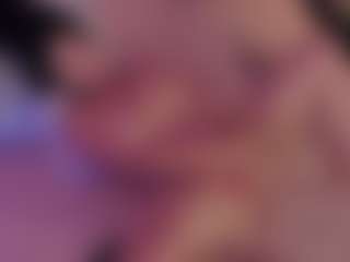 Live cam show with Evaa - Flash on SquirtSoMuch