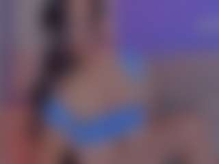 Live cam show with Evaa - Brown Hair on Latina Girls