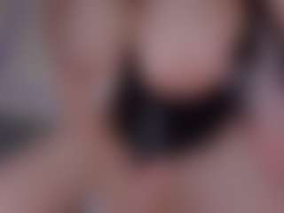 Live cam show with Evaa - Brown Hair on Stripli.com