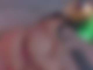 Live cam show with Evaa - Flashing on fapnchat