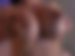 Live cam show with Evaa - Curvy on xDating