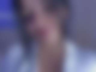 Live cam show with Evaa - Latina on CamwithHer | colombia