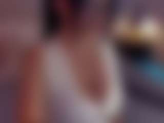 Evaa's Live Sex Cam Show