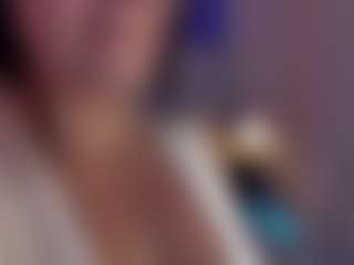 Evaa's Live Sex Cam Show