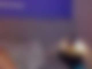 Evaa's Live Sex Cam Show