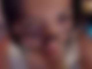 Evaa's Live Sex Cam Show