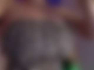 Evaa's Live Sex Cam Show