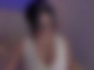 Evaa's Live Sex Cam Show