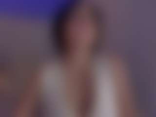 Evaa's Live Sex Cam Show