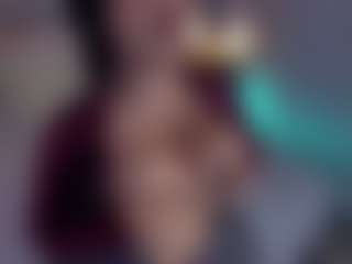 Evaa's Live Sex Cam Show