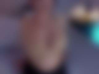 Evaa's Live Sex Cam Show