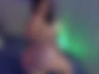 Evaa's Live Sex Cam Show