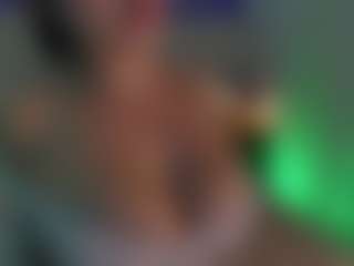 Live cam show with Evaa - Sexy on CamSodaAdn