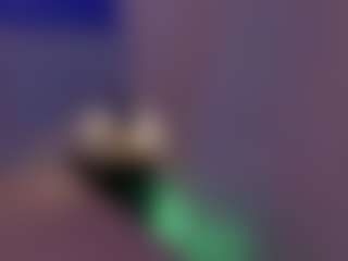 Evaa's Live Sex Cam Show