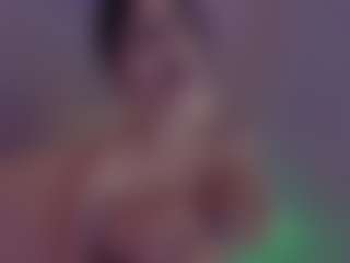 Evaa's Live Sex Cam Show