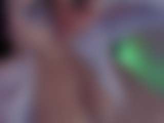 Evaa's Live Sex Cam Show