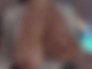 Evaa's Live Sex Cam Show