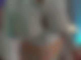Evaa's Live Sex Cam Show