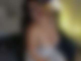 Evaa's Live Sex Cam Show