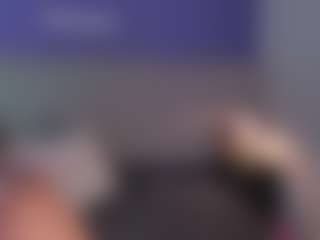 Live cam show with Evaa - Public on Streamer API