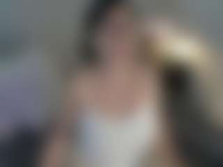 Evaa's Live Sex Cam Show