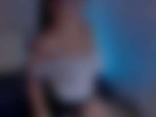 Live cam show with Evaa - Dildo Or Vibrator on wildcum.com