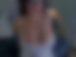 Evaa's Live Sex Cam Show