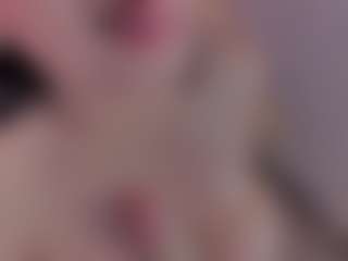 Live cam show with Evaa - Pornstar Public on livesuperchat.net
