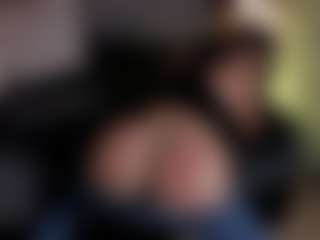 Live cam show with Evaa - Brown Hair on Mixed Magazine Live