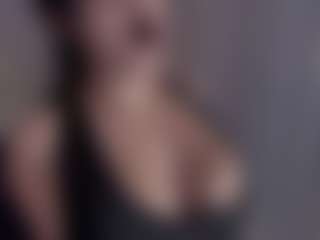 Evaa's Live Sex Cam Show