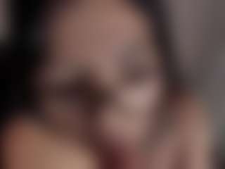 Evaa's Live Sex Cam Show