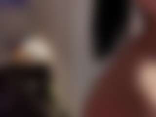 Evaa's Live Sex Cam Show