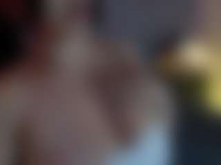 Evaa's Live Sex Cam Show