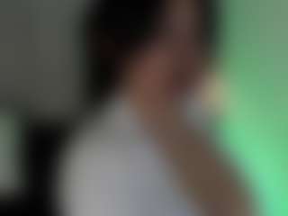 Evaa's Live Sex Cam Show