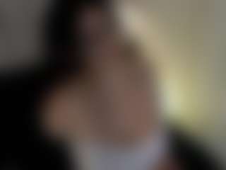 Live cam show with Evaa - Underwear on CamwithHer