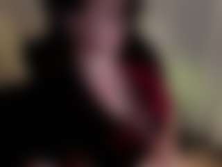 Live cam show with Evaa - Flashing on Sweet Sext