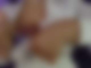 Live cam show with Evaa - Public on friskycurves.com