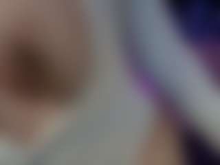 Live cam show with Evaa - Strip Brown Hair on friskycurves.com