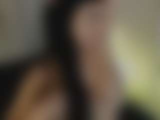 Live cam show with Evaa - Flash on Camsoda