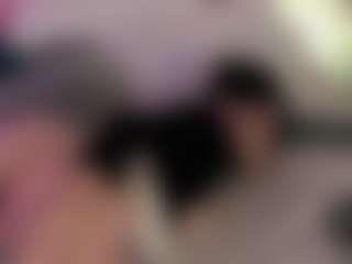 Live cam show with Evaa - Public Brown Hair on intimatelivegirls.com