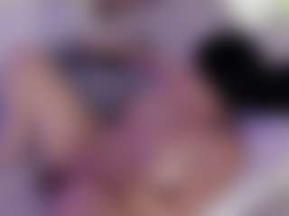 Evaa's Live Sex Cam Show
