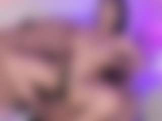 Evaa's Live Sex Cam Show