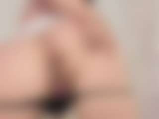 Evaa's Live Sex Cam Show