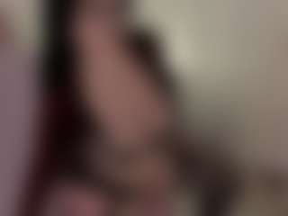 Live cam show with Evaa - Shaved Pussy on Camsoda